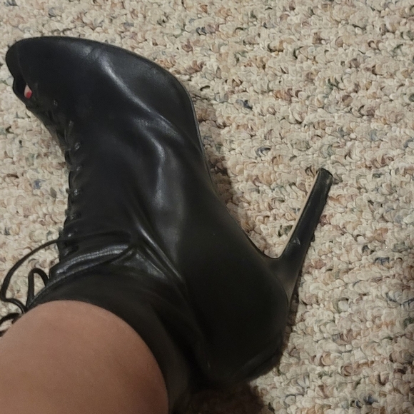 Booties - Picture 4 of 9